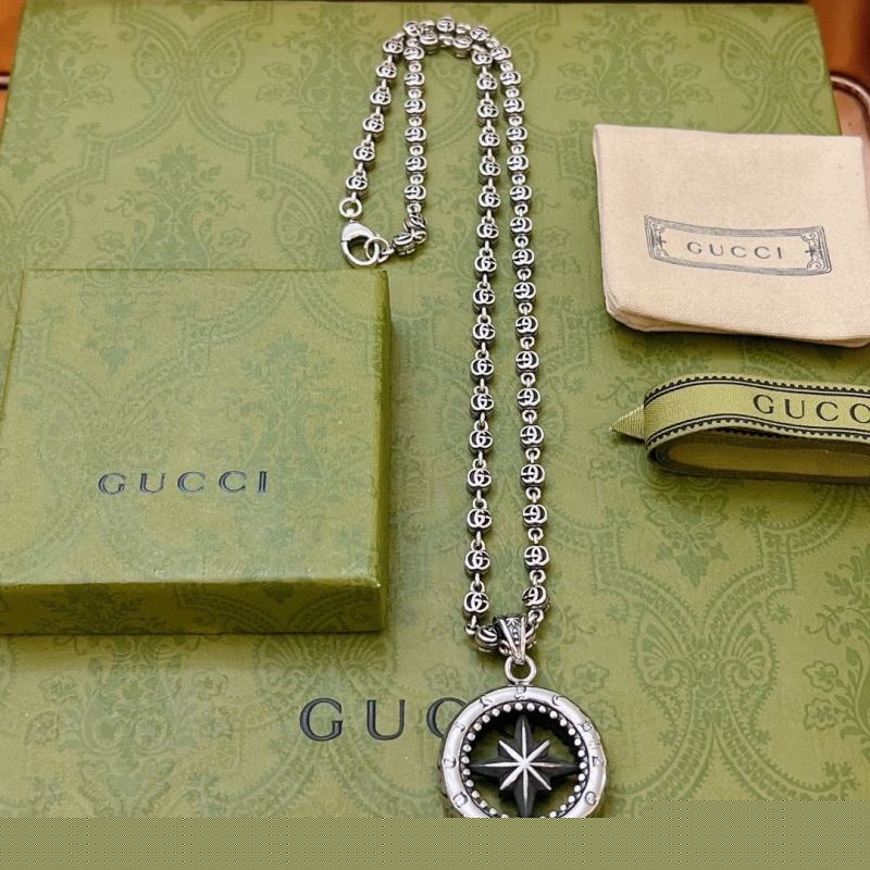 G*u*i necklaces